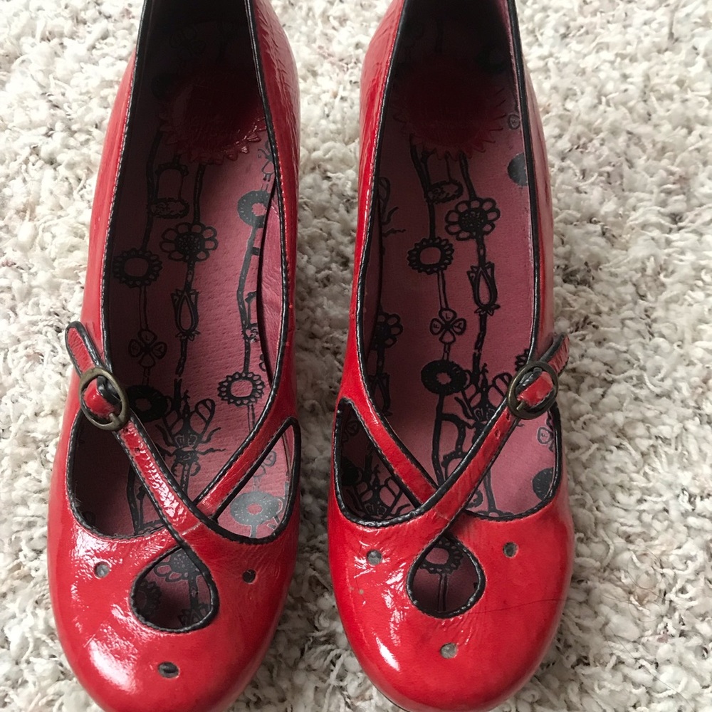 Shoes - Picture 4 of 4